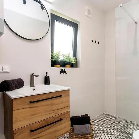 Stunning In With Jacuzzi Ferienhaus